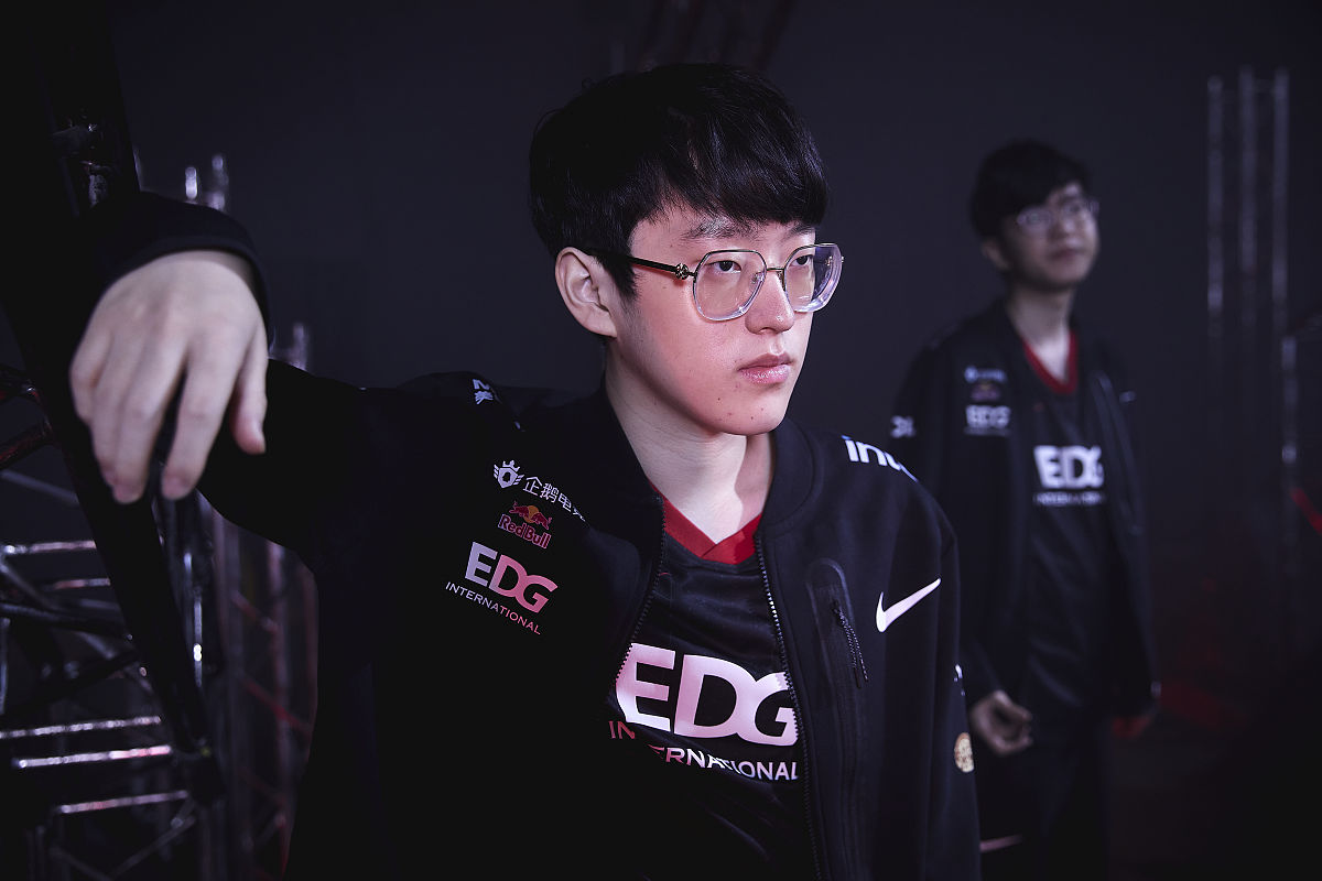 Faker在瑞士队比赛中败北，逆转引发热议！的简单介绍